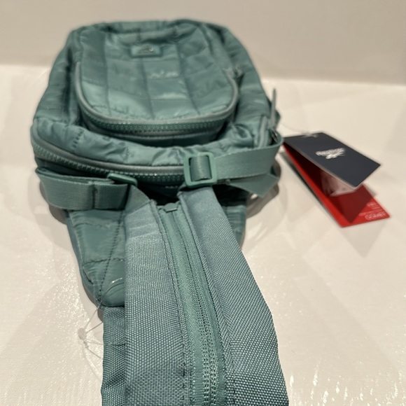 NWT Reebok Green Comet Multi Pocket Backpack/Crossbody with adjustable Straps. - Picture 4 of 9